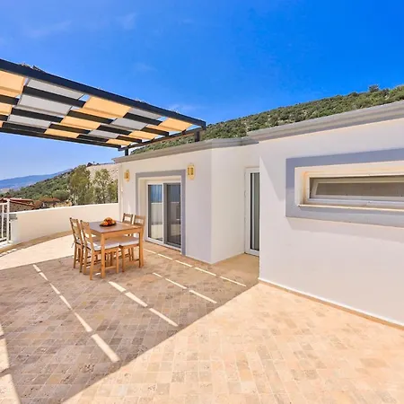 Tua Kalkan / Cozy Duplex With Splendid Seaview & Pool Hotel 4*